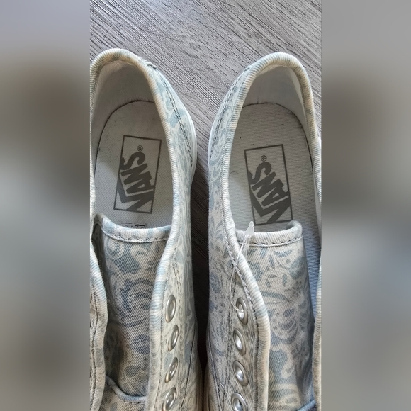 Vans Cream and Pale Blue Floral Pattern Sneakers - Picture 3 of 8